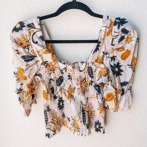 Floral crop top with puffy sleeves